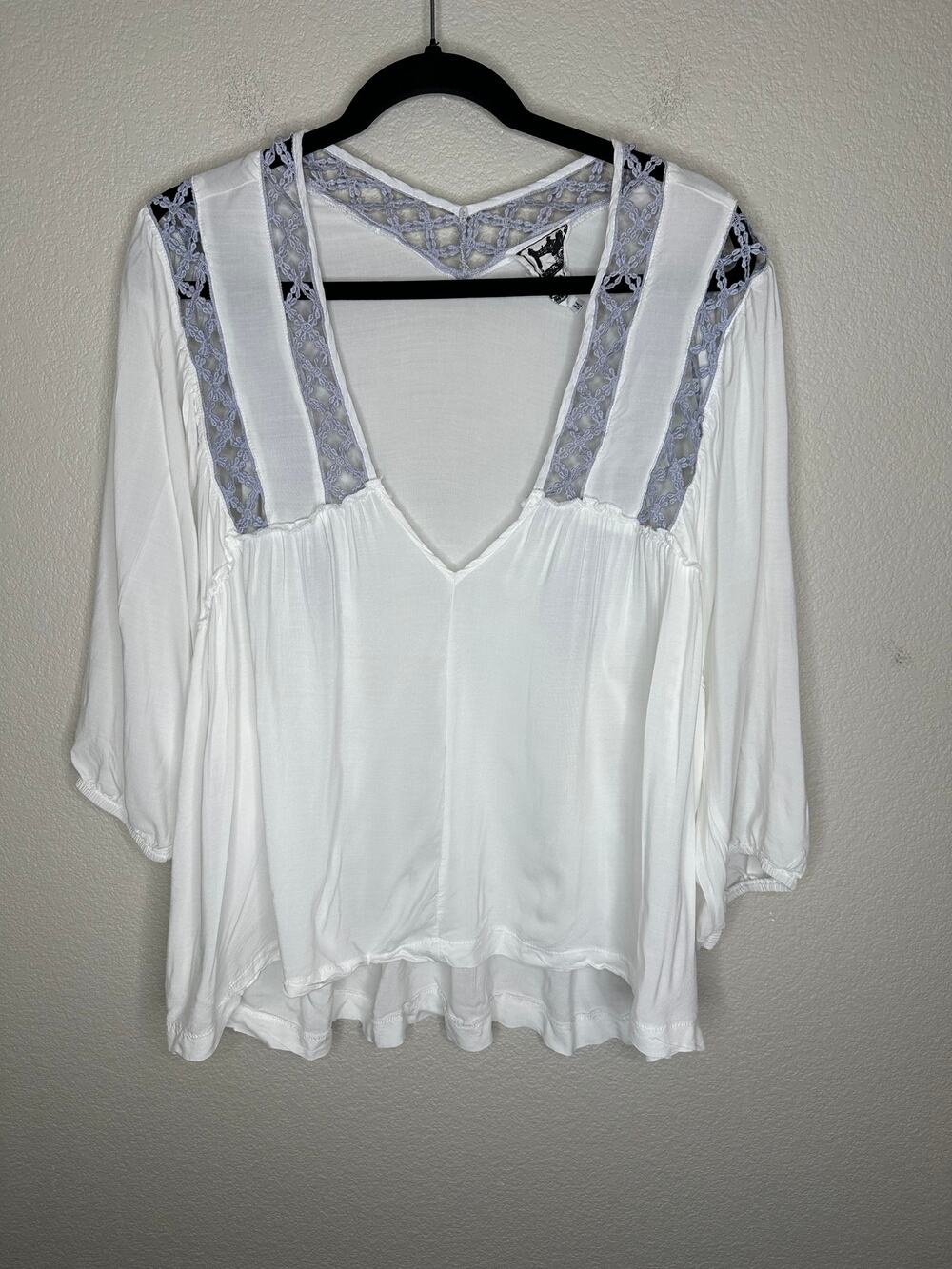 Jaase Boho Tunic Top Womens M White Blue Crochet Lace Inlay V-Neck Puff Sleeve